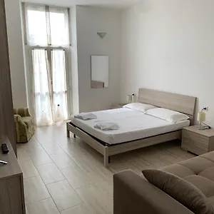 naviglio-milano-apartment.it-lombardy.com/