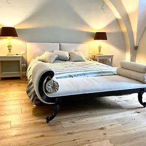 accademia-newly-renovated-ancient-abbey.it-tuscanyhotel.com/